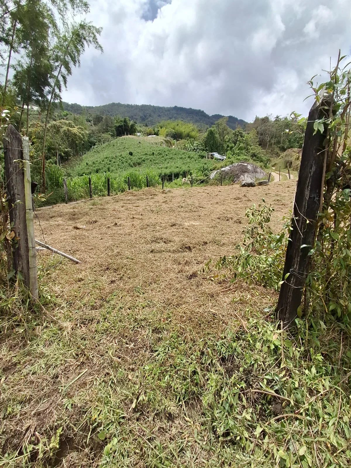 Fotografía real del lote en El Chilco, imagen 3
